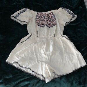 🌻Atsr Off the Shoulder Romper